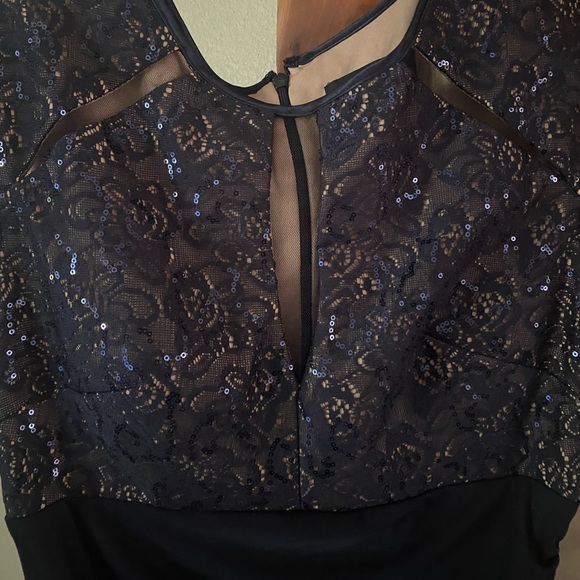 Navy blue formal dress front sexy keyhole 💙 - Picture 5 of 6